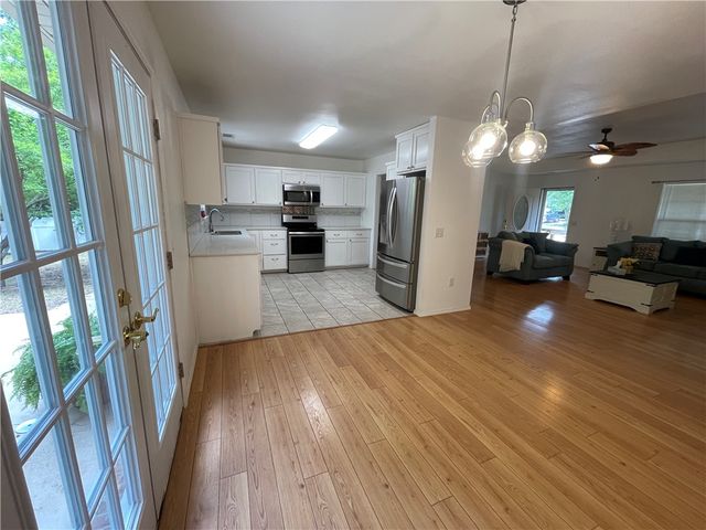 2800 N Erie Avenue, Russellville, AR 72802
