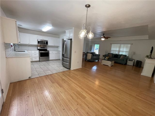 2800 N Erie Avenue, Russellville, AR 72802