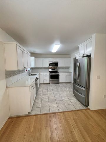 2800 N Erie Avenue, Russellville, AR 72802