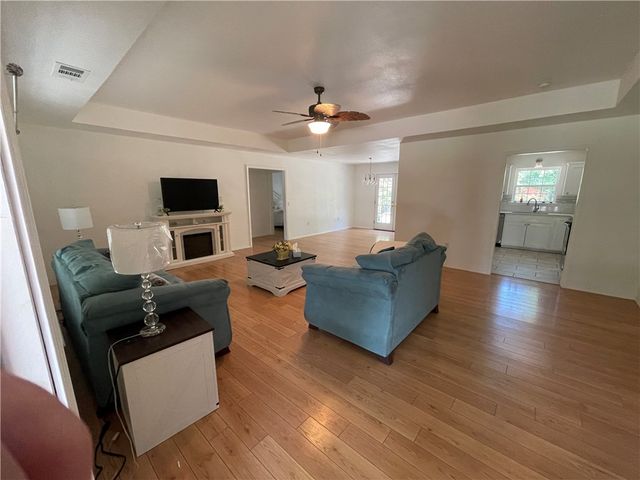 2800 N Erie Avenue, Russellville, AR 72802