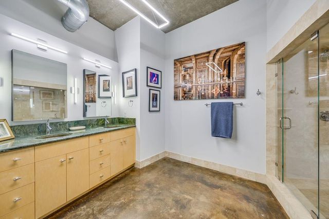311 W 5th ST 1002, Austin, TX 78701