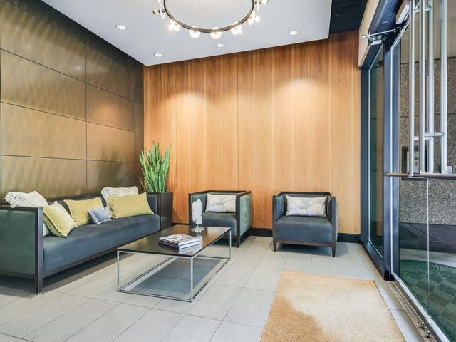 311 W 5th ST 1002, Austin, TX 78701
