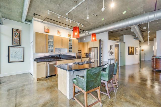 311 W 5th ST 1002, Austin, TX 78701