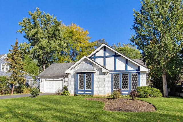 911 Glenwood Lane, Glenview, IL 60025