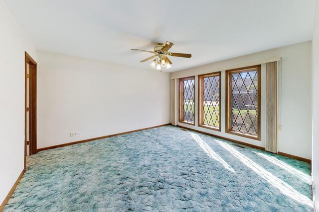 911 Glenwood Lane, Glenview, IL 60025