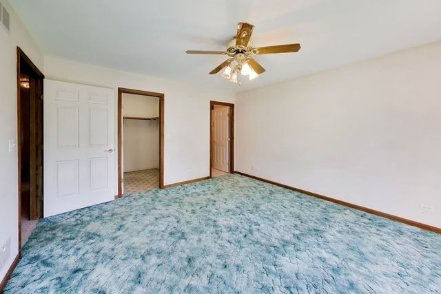 911 Glenwood Lane, Glenview, IL 60025