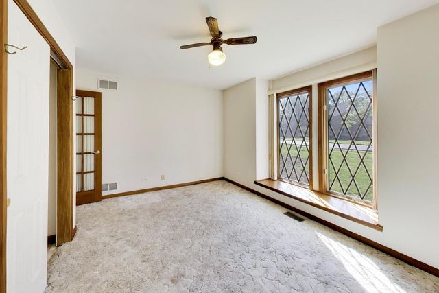 911 Glenwood Lane, Glenview, IL 60025