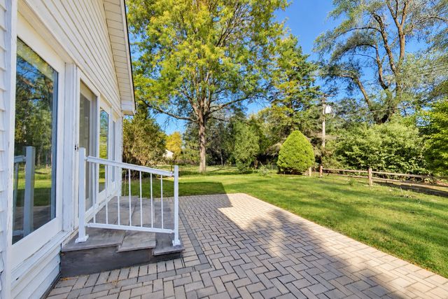 911 Glenwood Lane, Glenview, IL 60025