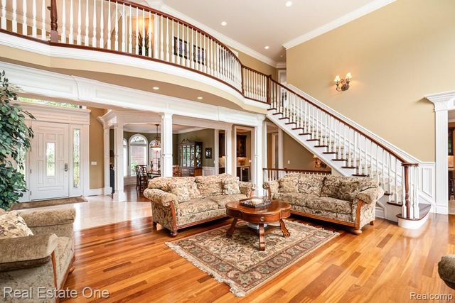 2737 Pebble Beach Drive, Oakland, MI 48363