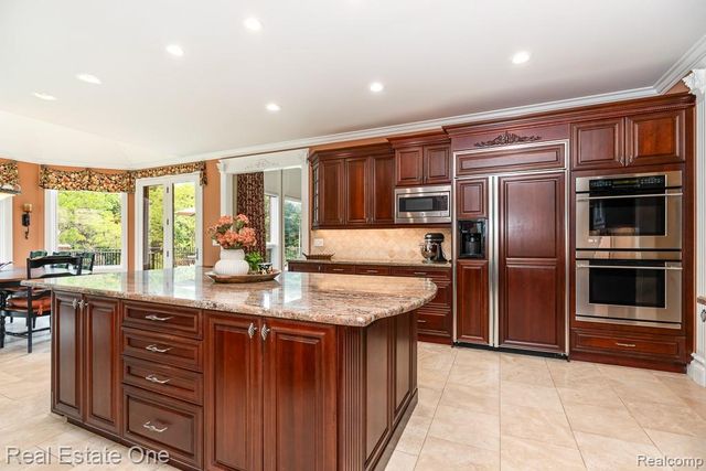 2737 Pebble Beach Drive, Oakland, MI 48363