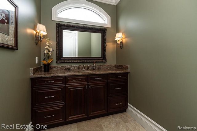 2737 Pebble Beach Drive, Oakland, MI 48363