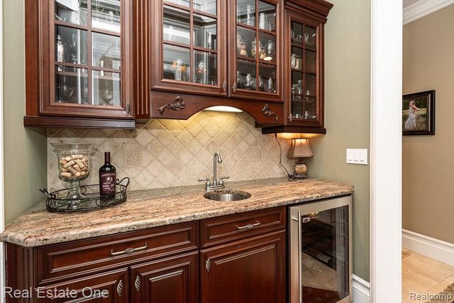 2737 Pebble Beach Drive, Oakland, MI 48363