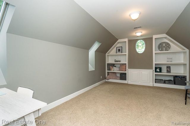 2737 Pebble Beach Drive, Oakland, MI 48363