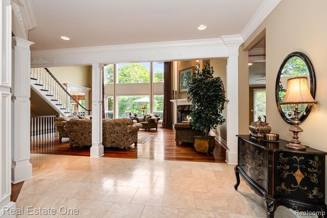 2737 Pebble Beach Drive, Oakland, MI 48363
