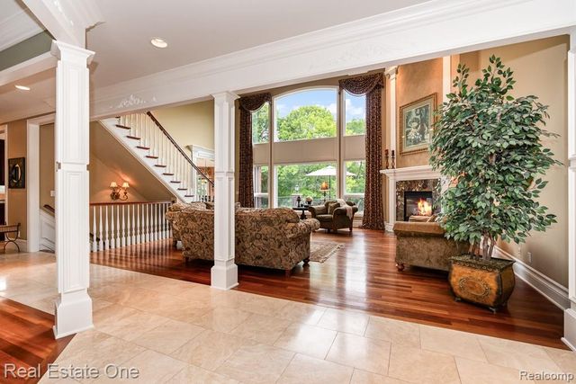 2737 Pebble Beach Drive, Oakland, MI 48363