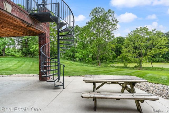 2737 Pebble Beach Drive, Oakland, MI 48363