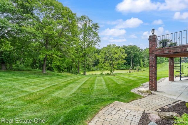 2737 Pebble Beach Drive, Oakland, MI 48363