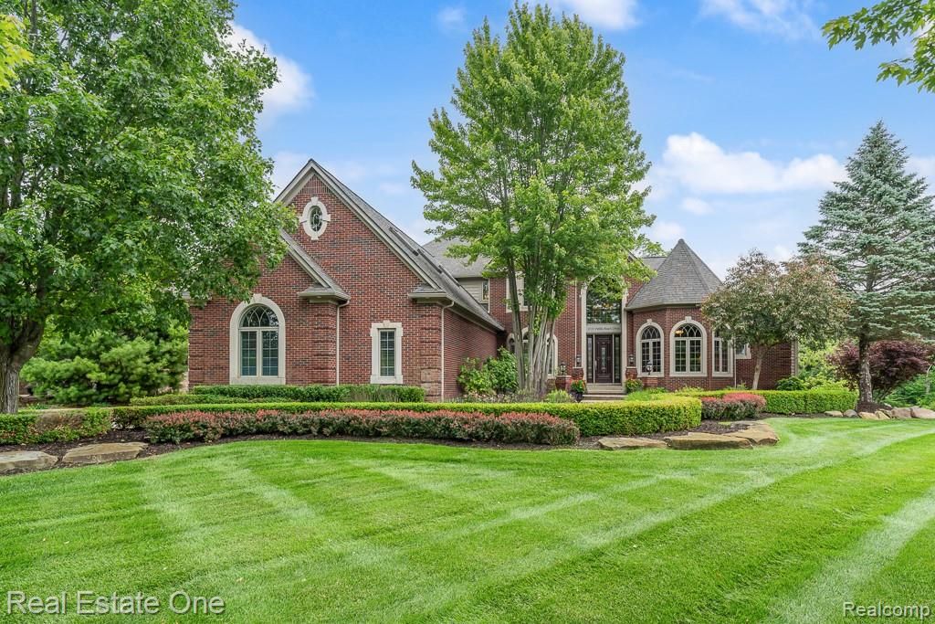 2737 Pebble Beach Drive, Oakland, MI 48363