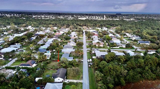 6483 SE Sylvan Place, Hobe Sound, FL 33455