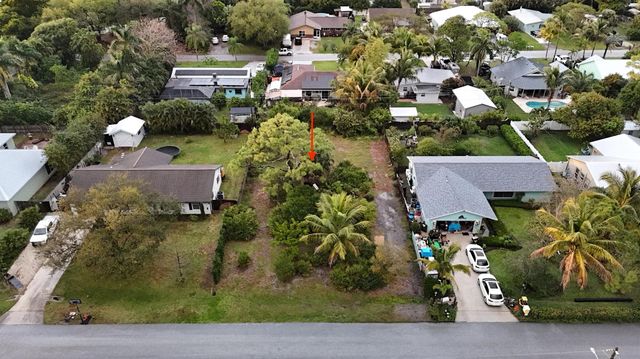 6483 SE Sylvan Place, Hobe Sound, FL 33455