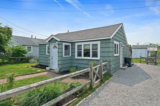 22 Mcarthur Ln, Marshfield, MA 02050