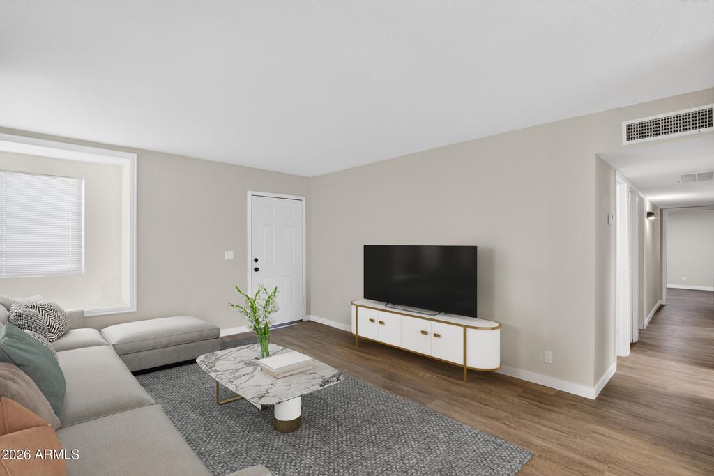 Image 4 of property listing at 1063 N July Circle, Mesa, AZ 85203