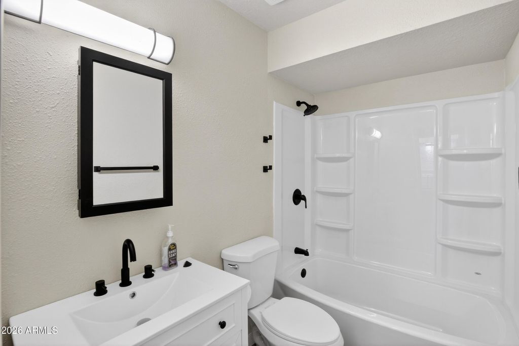 Image 8 of property listing at 1063 N July Circle, Mesa, AZ 85203