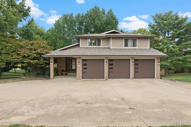 14 Ginger Crest Drive, Glen Carbon, IL 62034