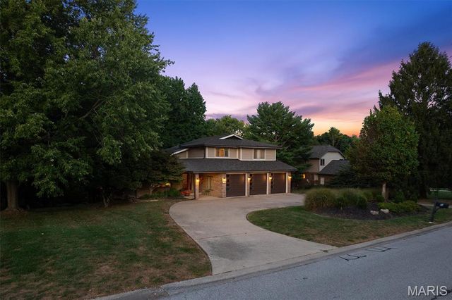 14 Ginger Crest Drive, Glen Carbon, IL 62034