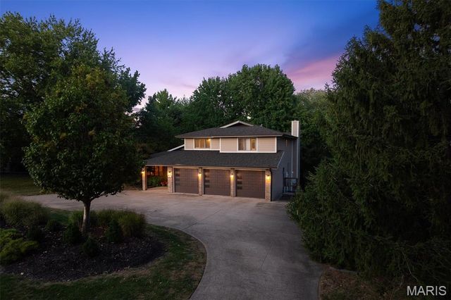 14 Ginger Crest Drive, Glen Carbon, IL 62034