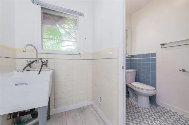 212 W Las Flores Avenue, Arcadia, CA 91007