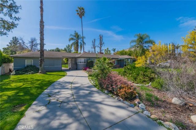 212 W Las Flores Avenue, Arcadia, CA 91007
