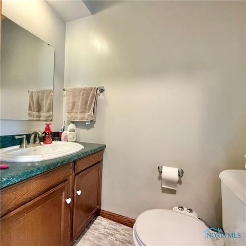 2240 Ruthanne Drive, Toledo, OH 43611