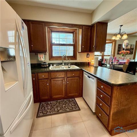 2240 Ruthanne Drive, Toledo, OH 43611