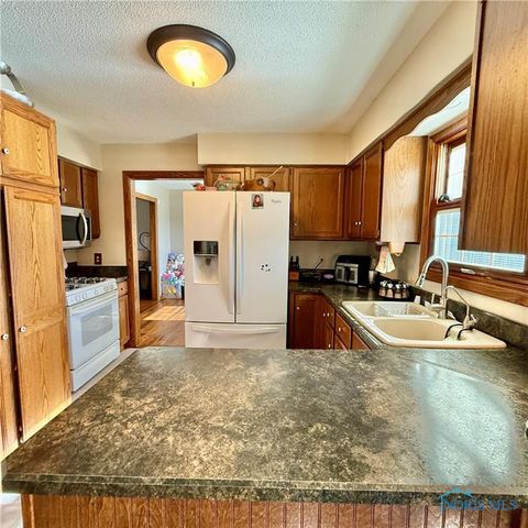 2240 Ruthanne Drive, Toledo, OH 43611