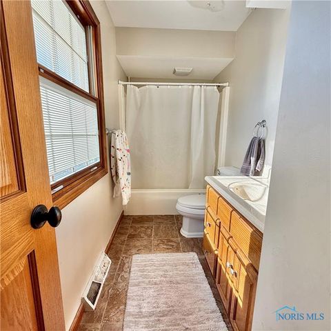 2240 Ruthanne Drive, Toledo, OH 43611