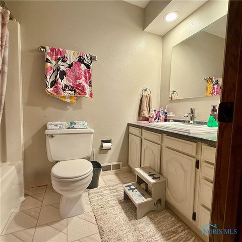 2240 Ruthanne Drive, Toledo, OH 43611