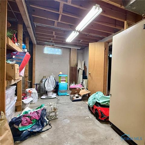 2240 Ruthanne Drive, Toledo, OH 43611