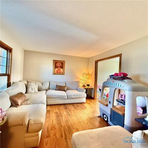 2240 Ruthanne Drive, Toledo, OH 43611