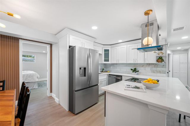 8946 DREAM WAY, Largo, FL 33773