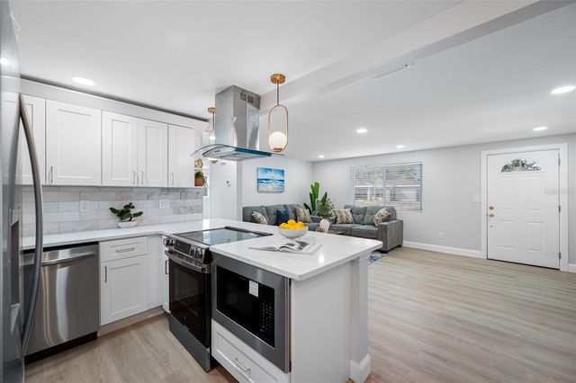 8946 DREAM WAY, Largo, FL 33773