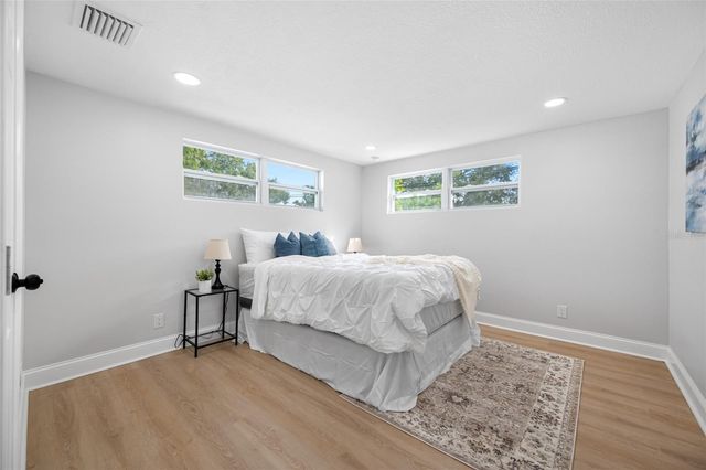 8946 DREAM WAY, Largo, FL 33773