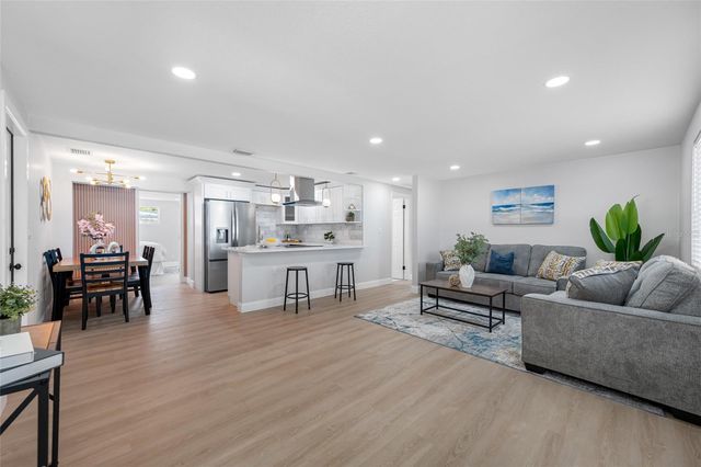 8946 DREAM WAY, Largo, FL 33773