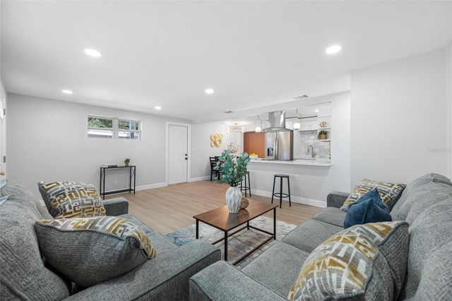 8946 DREAM WAY, Largo, FL 33773