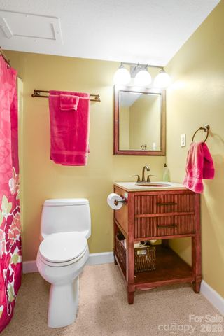 99 Oak Ridge Road, Pisgah Forest, NC 28768
