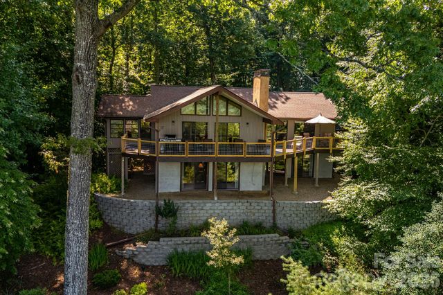 99 Oak Ridge Road, Pisgah Forest, NC 28768