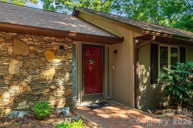 99 Oak Ridge Road, Pisgah Forest, NC 28768