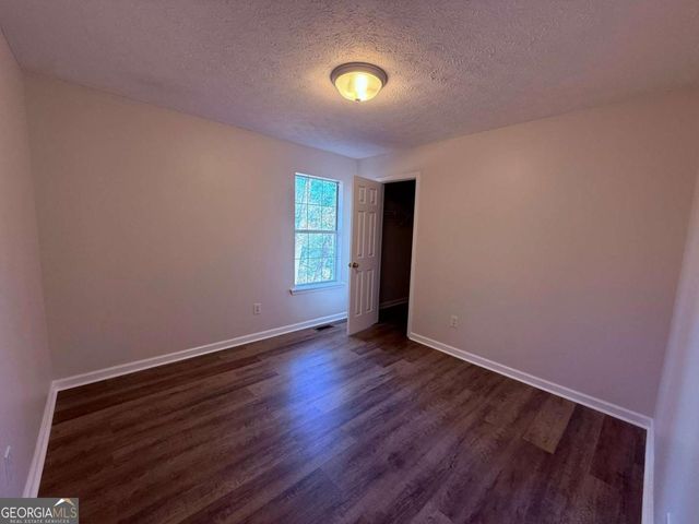 4825 Red Oak Drive, Gainesville, GA 30506