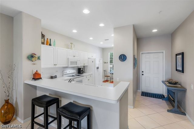 8247 Parkstone PL 205, Naples, FL 34120