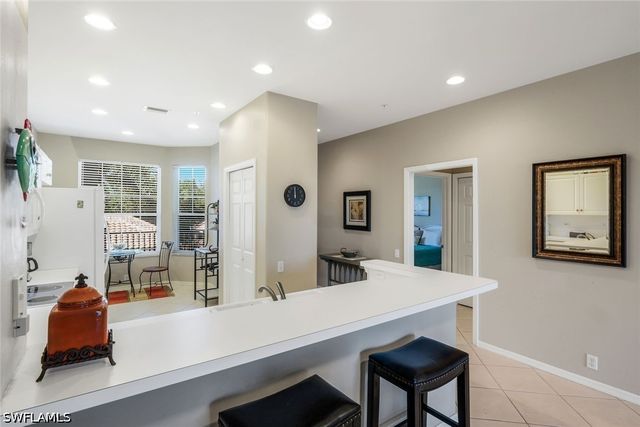 8247 Parkstone PL 205, Naples, FL 34120